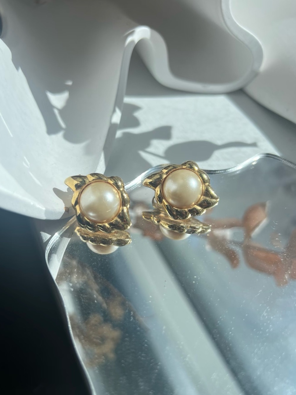 Gold Pearl Floral Earrings - Classic Women's Jewelry